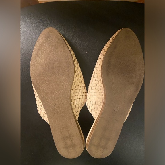 Universal thread crocheted mule - Picture 2 of 3